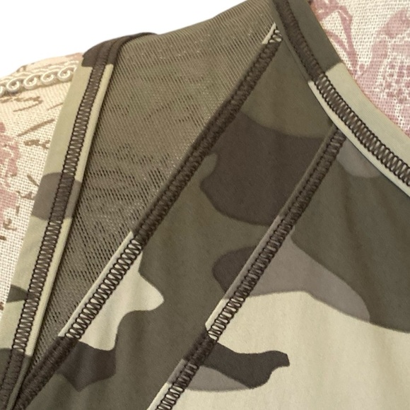 Authentic LULULEMON SCULPT TANK, CAMO CRISPIN GREEN/OLIVE - Picture 5 of 8